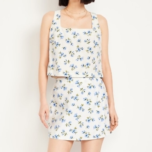 Old Navy Dresses & Skirts - ⏳️LAST CHANCE⏳️Floral Two-Piece Set